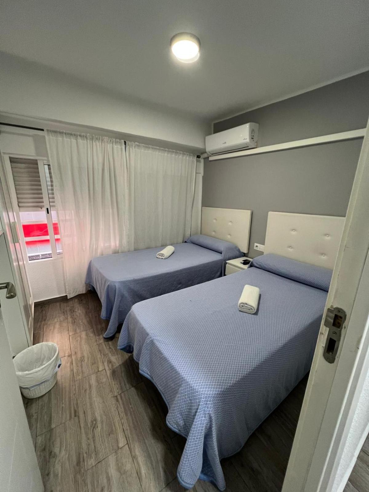 Guesthouse Central Alicante Luaran gambar